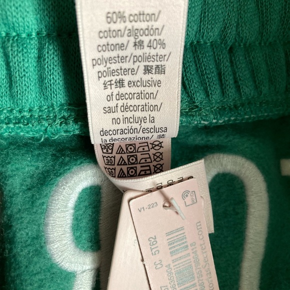 RFID Green Victoria’s Secret shorts - Picture 7 of 8